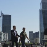 Si les importations ont augmenté de 0,3 milliard d'euros pour atteindre 57,7 milliards, les exportations ont elles progressé plus rapidement, de 0,5 milliard, à 51,2 milliards d'euros. KEYSTONE/AP/THIBAULT CAMUS